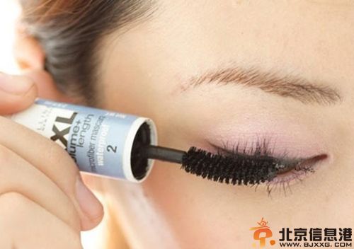 如何选择睫毛膏 轻松打造迷人电眼