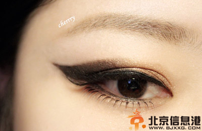 眼影怎么画好看 助你打造奢华欧美金属眼妆
