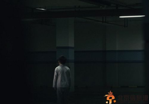 恐怖鬼故事死亡合租 床下有只手