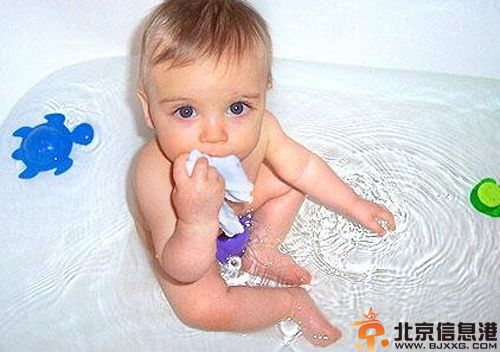 如何给宝宝洗澡 掌握给宝宝洗澡的正确方法