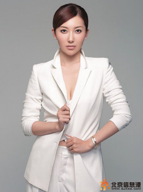 章子怡嫂子殷旭性感照曝光 “女神范儿”十足[图]