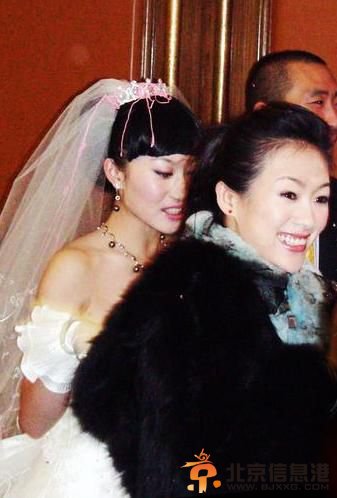 章子怡嫂子殷旭性感照曝光 “女神范儿”十足[图]