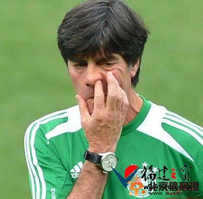 勒夫挖鼻屎被恶搞集锦：慢放勒夫舌尖上的鼻屎动图