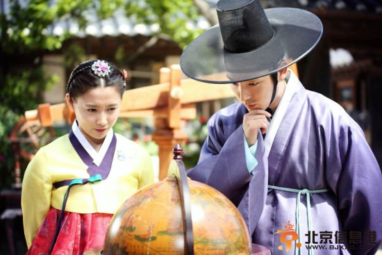 《朝鲜神枪手》李准基南相美唯美剧照 痴情恋人浪漫约会