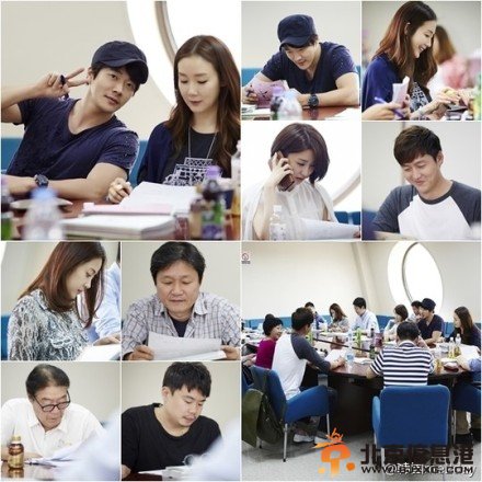 《诱惑》首次剧本练习现场照高清大图公开 权相佑崔智友配合融洽