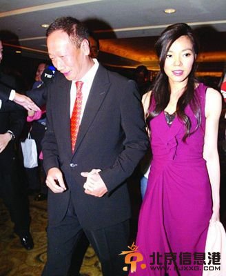 曾馨莹：郭台铭背后低调的豪门女主人(2)