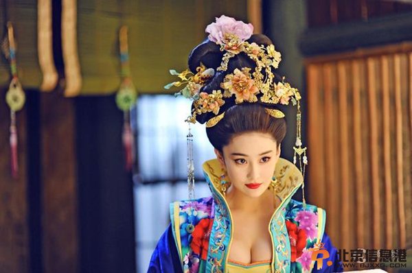 《武则天》曝张馨予剧照 绝世美人面如桃花酥胸白似银（组图）