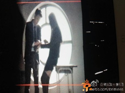 Super Junior李东海与Smile.G幼琳亲密合照曝光 电影《传闻》东海剧照曝光