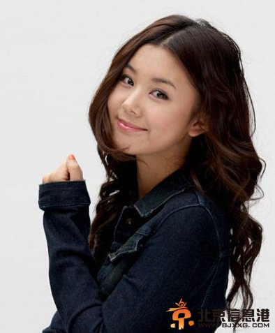 十送红军叶小桃是谁演的 扮演者李小萌个人资料介绍