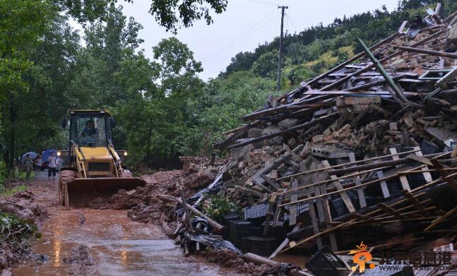 暴雨袭击湖南凤凰等地 4人失踪37万余人受灾