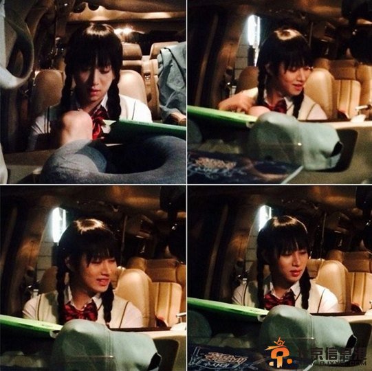 Super Junior金希澈东海卖萌晒合照 崔始源女装扮相长发飘飘