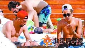 里贝里疑吸食大麻 毛巾遮蔽烟雾缭绕