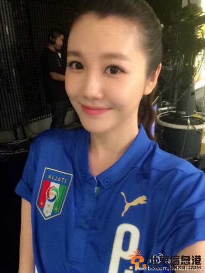 央视美女主播刘语熙再展“乌贼”本色 穿谁球衣谁就输