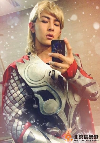 汪东城变无胡须版雷神 网友大呼此神真嫩