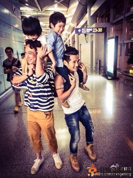 爸爸去哪儿第二季海量高清大图照片 五爸六娃搞怪扮鬼脸