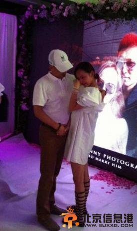 张嘉倪被男友求婚 张嘉倪承认恋情：我不矮是他太高啦！