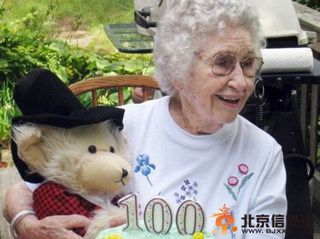 102岁老太用胶带勒死室友 或成全美最老杀人犯 