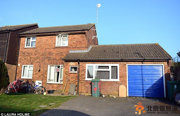 英国男子为领救济金与15女子生26孩子 一家人住处像“牢房”（组图）