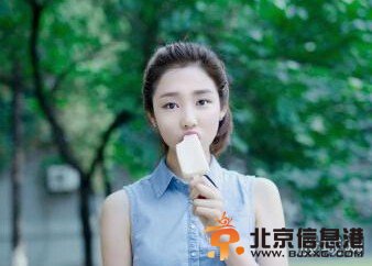 雪糕校花口含雪糕吸来吸去太邪恶 这种成名炒作太老套【组图】