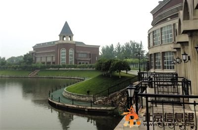 海关总署培训基地欧式建筑林立 内部建有动物园