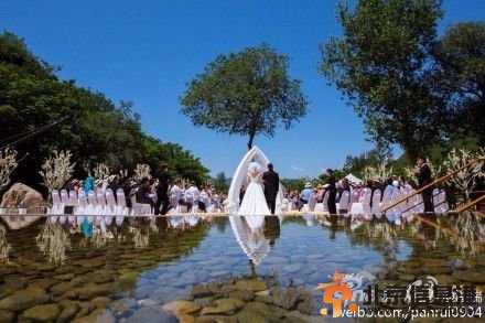 潘石屹儿子潘瑞婚礼现场超梦幻 新娘廖婧露胸艳照曝光美艳动人！