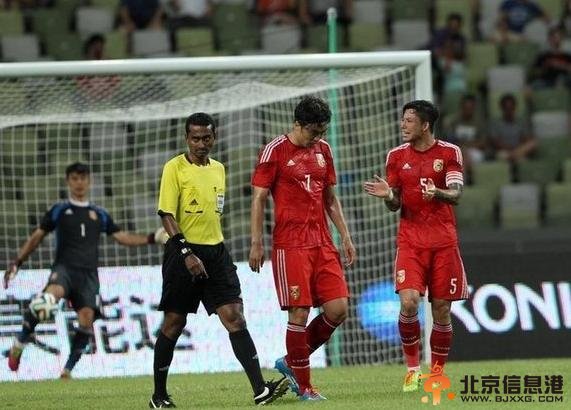 三问中国国足：我们将来还要<a href='http://www.bjxxg.com/health/liangxing/' target='_blank'><u>男人</u></a>踢球吗？