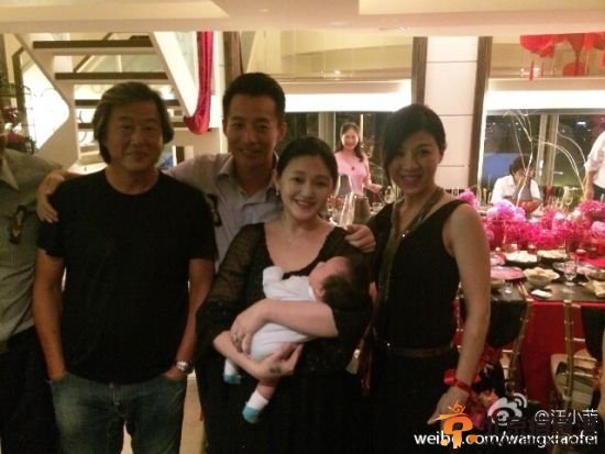 6月27日，大S抱女儿为汪小菲庆祝生日