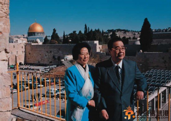 李鹏新书回忆爱情婚姻 初识朱琳一见钟情