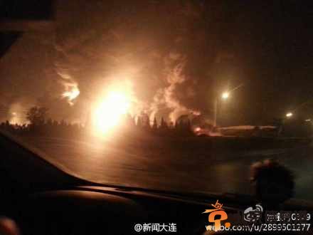 大连中石油主管道爆裂后起火