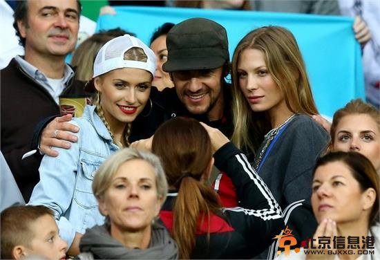 德国太太团爆红世界杯 格策女友身材火爆凹凸有致