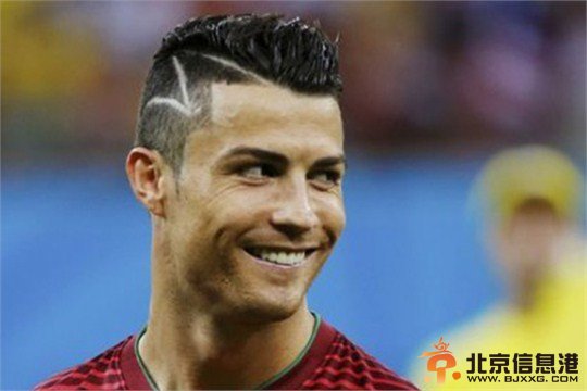 发型师剪出球星发型 栩栩如生与照片无差【图】