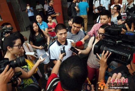 澳门大学破格录取“夺刀少年” 6月已发录取通知书