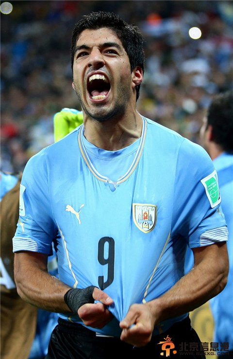 苏牙变情趣用品 头像遭恶搞变身“苏亚雷斯夹”