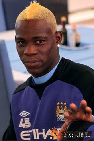 惊悚！巴神黄毛新发型惊呆小伙伴【图】