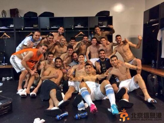 阿根廷全队裸拍庆24年后重回世界杯4强 阿根廷夺冠几率已有5成