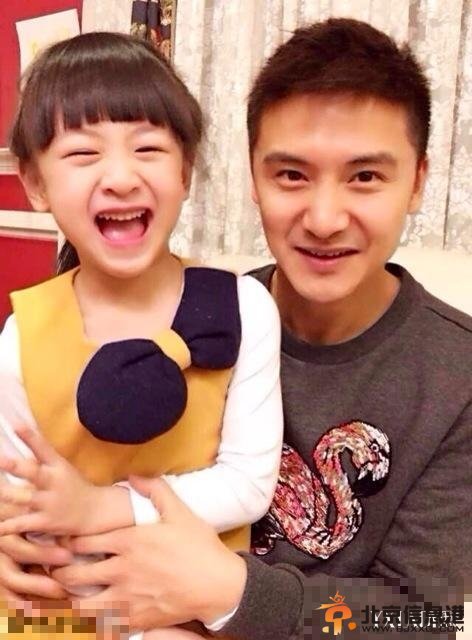 女汉子森碟想学开车 暑期学车防中暑小贴士