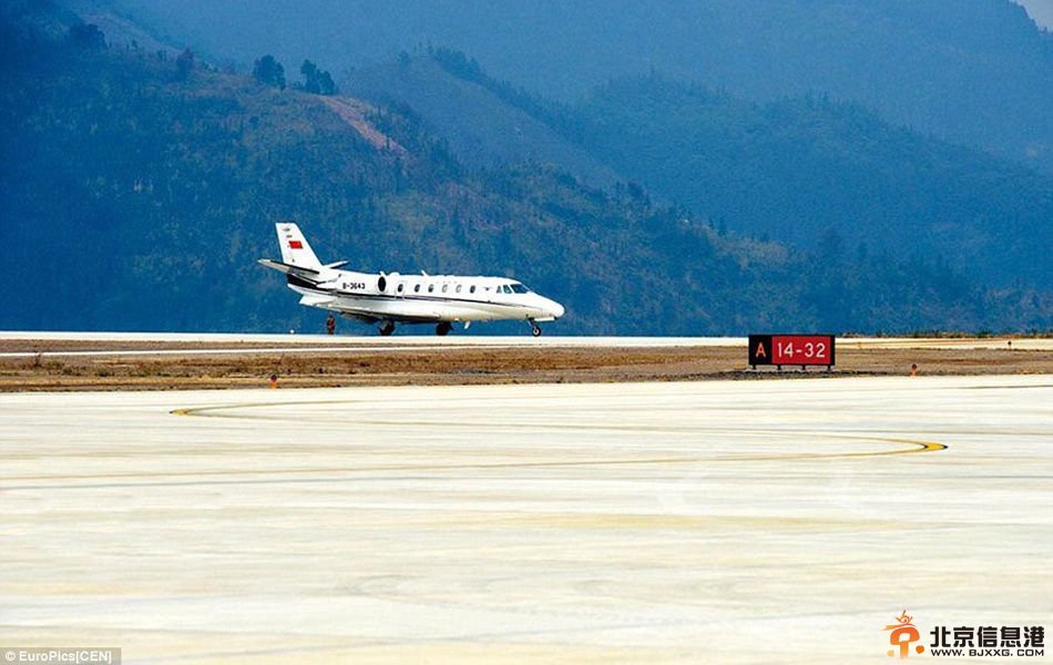 广西建在山顶的机场8月通航 旅客感到惊讶