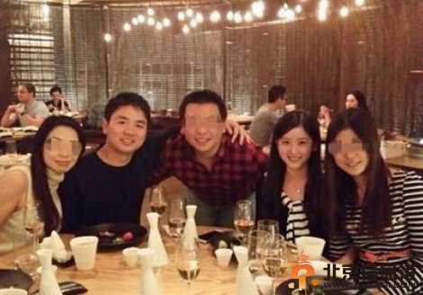 奶茶妹与刘强东买戒指疑好事将近 开学将补考4科