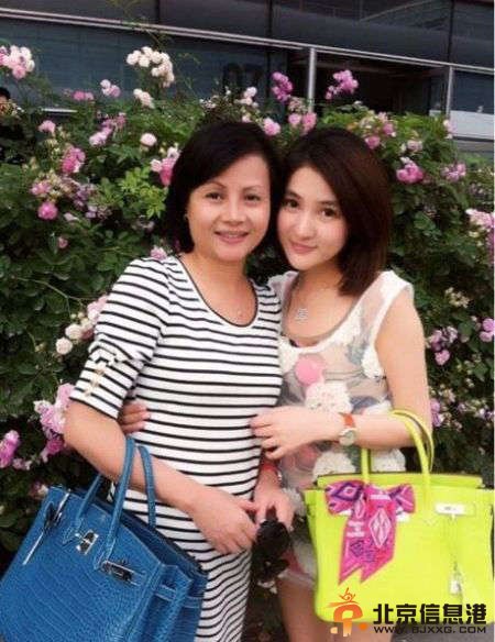 郭美美赌球<a href='http://www.bjxxg.cn/news/beijing/' target='_blank'><u>北京</u></a>被抓母亲痛哭连夜从日本回国（图）