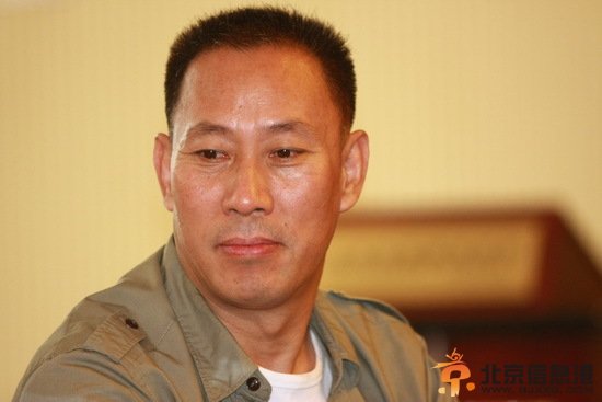 吴京安遇车祸重伤 肋骨骨折仍在重症病房