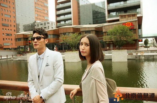 《绝爱》李光洁张歆艺拍吻戏仍尴尬