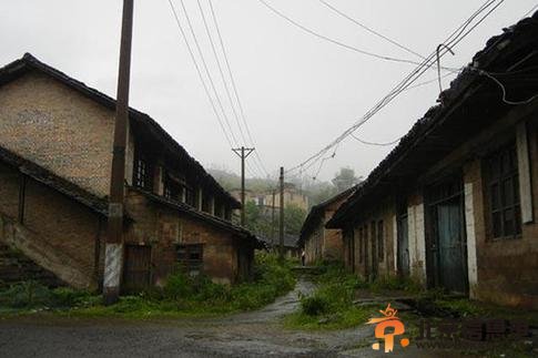 “中国汞都”关停13年 矿工深陷汞毒吸毒泥潭