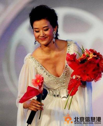 宋祖英自曝和老公一见钟情 宋祖英原名宋六英揭其成名前不为人知的秘密【组图】