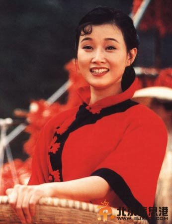 宋祖英自曝和老公一见钟情 宋祖英原名宋六英揭其成名前不为人知的秘密【组图】