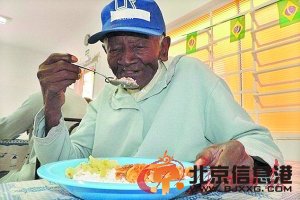 多斯桑托斯胃口很好