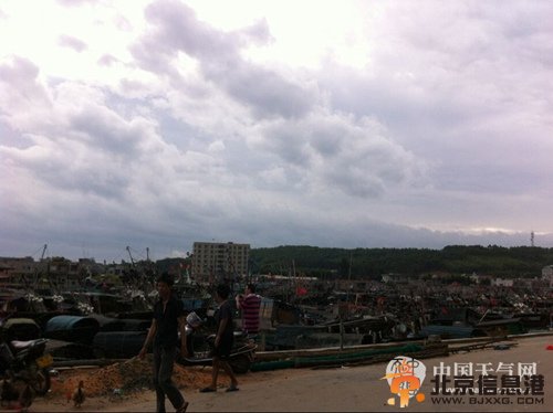 台风“威马逊”逼近雷州半岛 2124艘渔船全回港