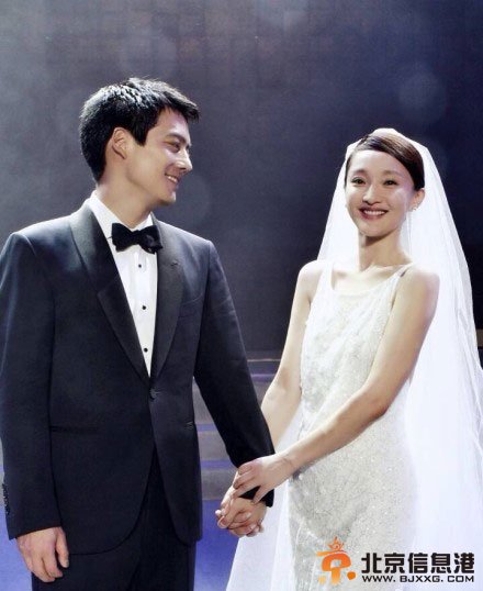 周迅牵高圣远宣布婚讯 40岁大龄胜女戴上婚戒外国举行婚礼