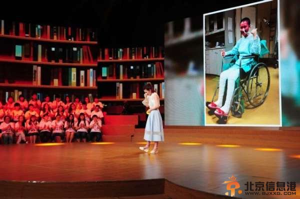 Selina曝光烧伤轮椅照提病痛细节数度飙泪（图）