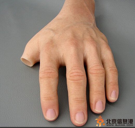 德国硅胶制精致假肢仿真度极高 肉眼无法识别