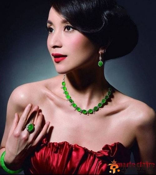 汤灿翡翠首饰过亿 奢侈远超豪门媳妇 